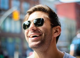 Jak poznać że facet udaje miłość?